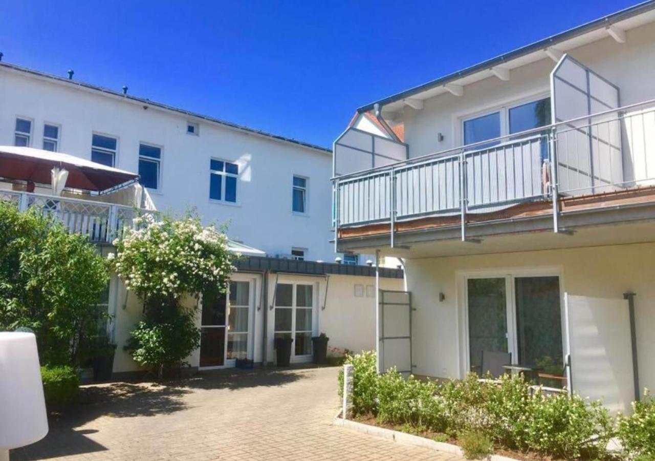 Hotel Zur Traube Kuehlungsborn Exterior photo